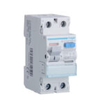 INTERRUPTEUR DIFFERNTIEL 2 POLES 63A 300mA CFC263F . HAGER